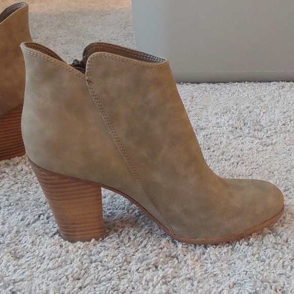 Michael Shannon Booties - Picture 2 of 4